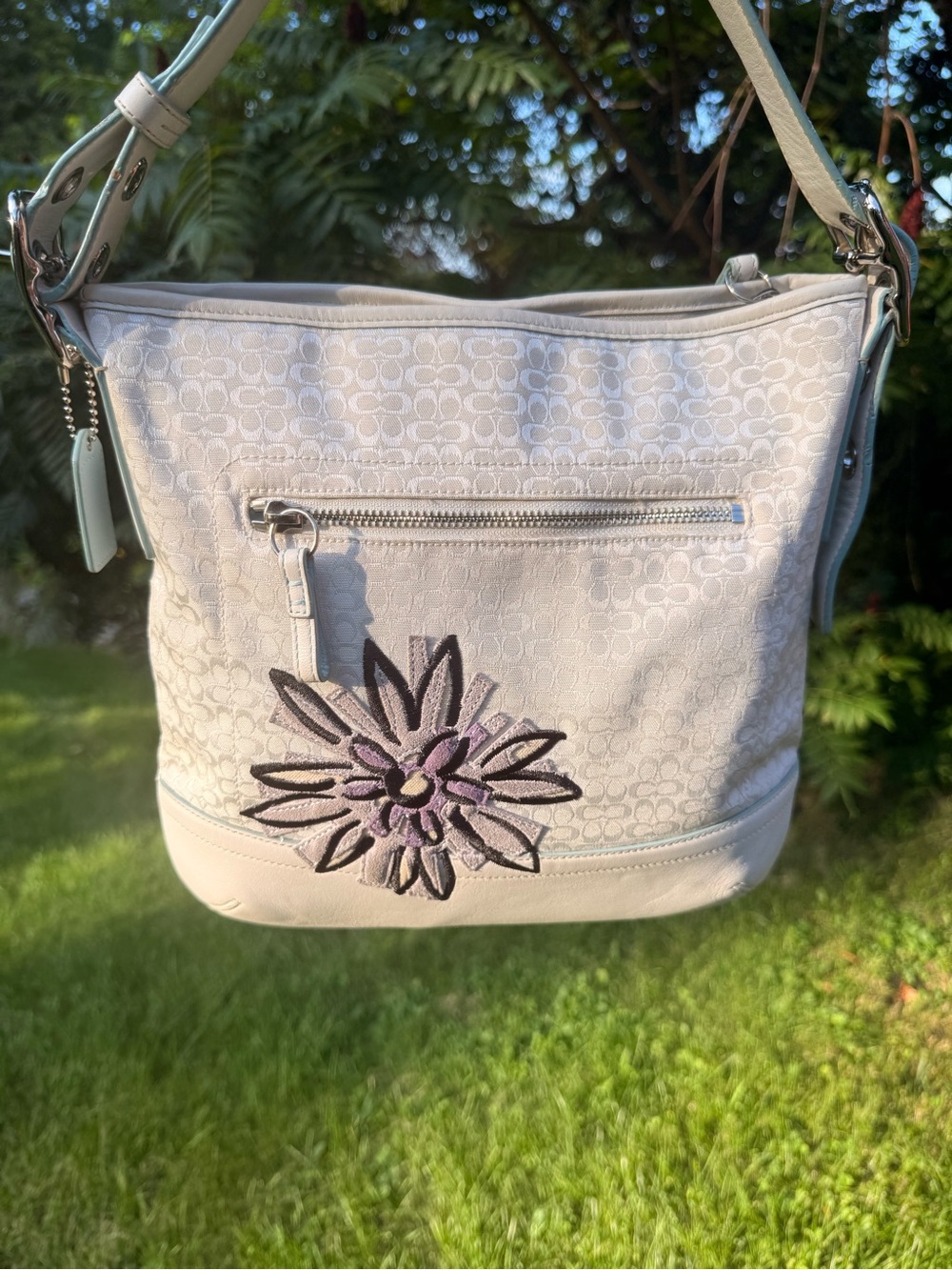 Coach White Floral Duffle Bag F10871 🐝 - Picture 3 of 16